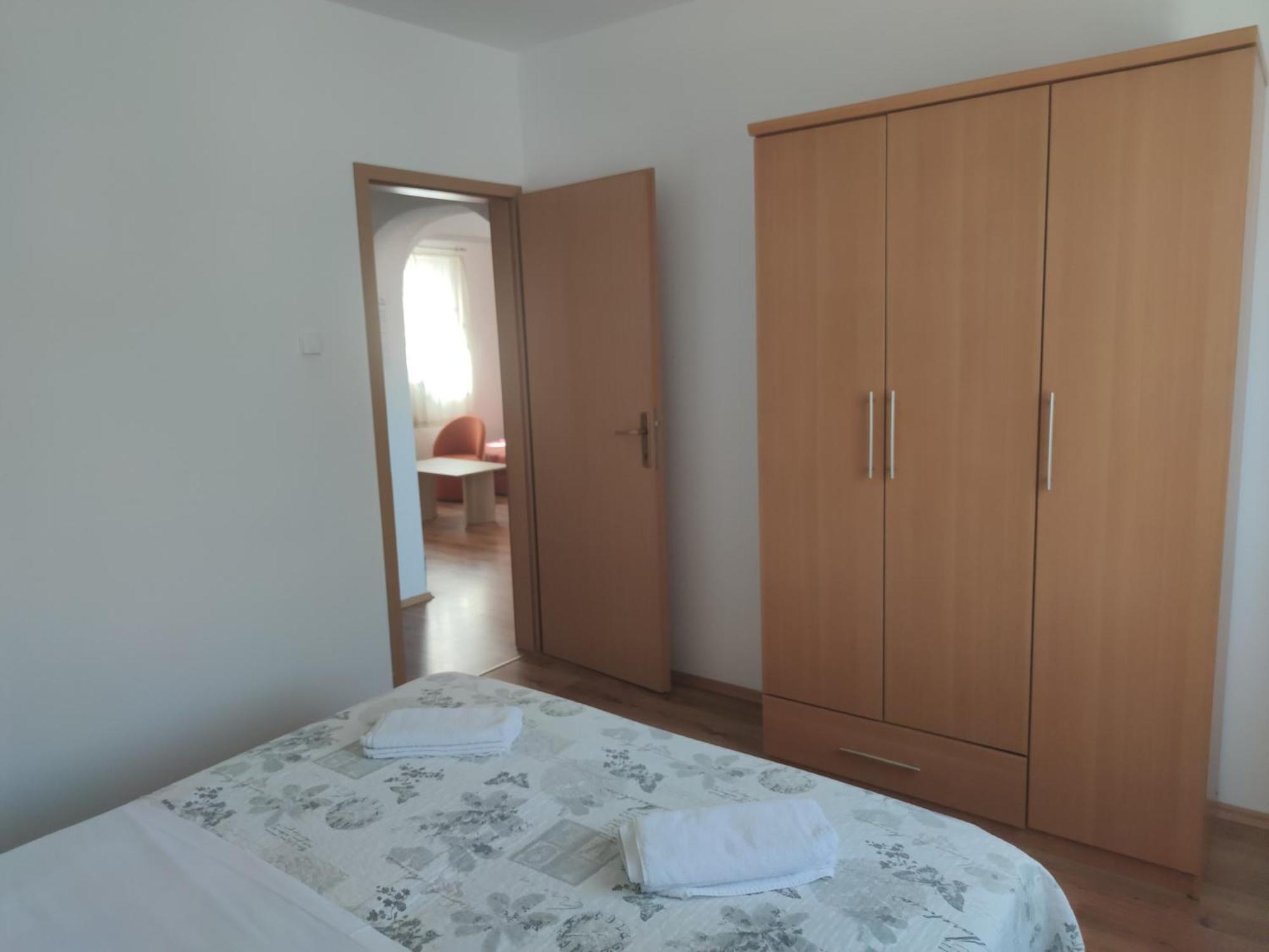 Apartments Dijana Кърк Екстериор снимка