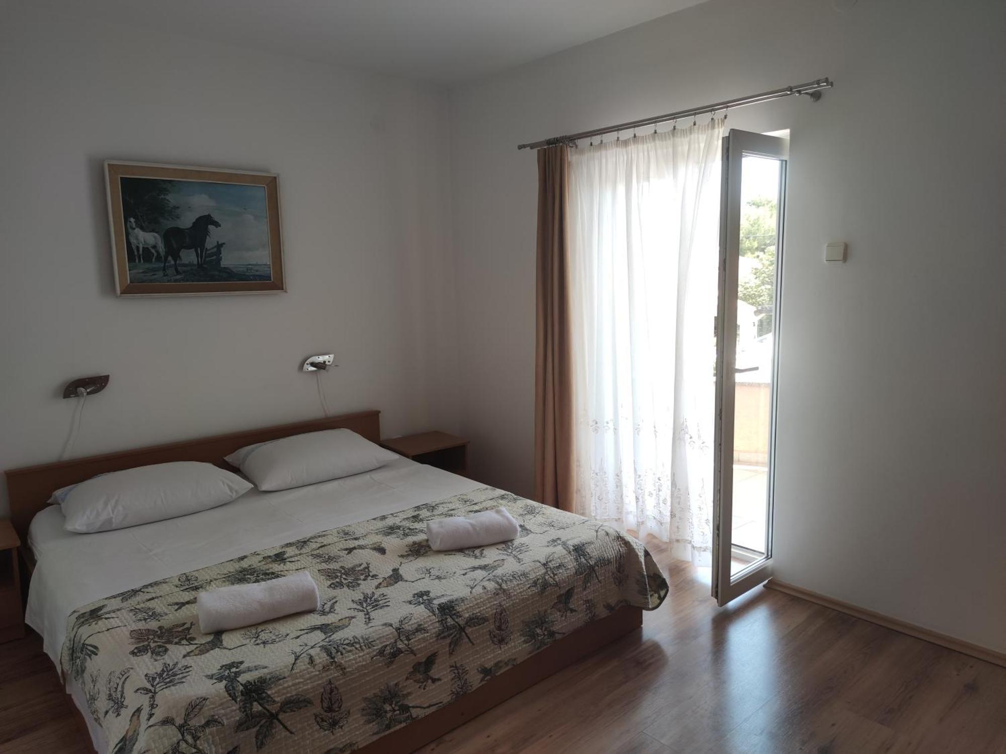 Apartments Dijana Кърк Екстериор снимка