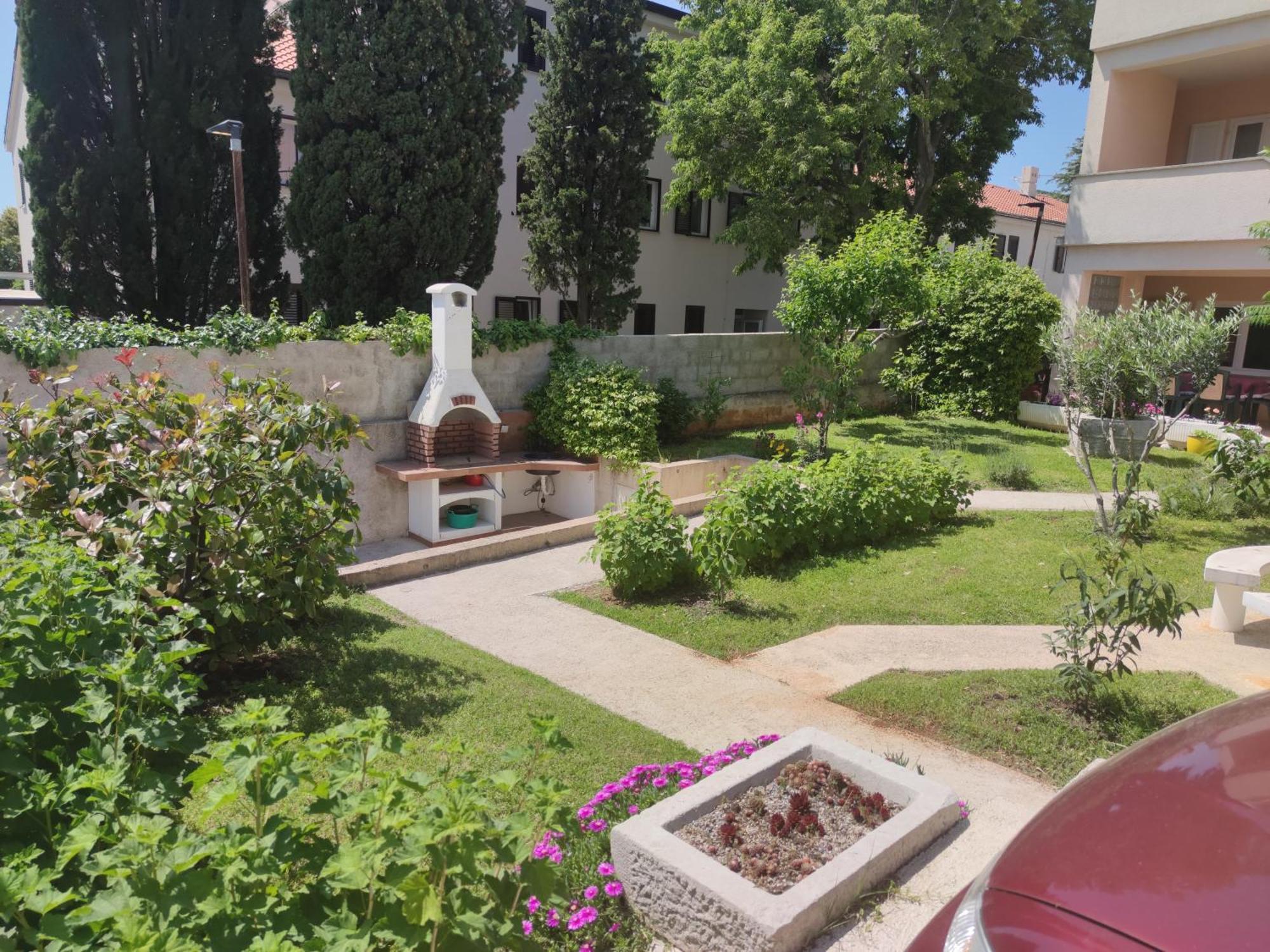 Apartments Dijana Кърк Екстериор снимка