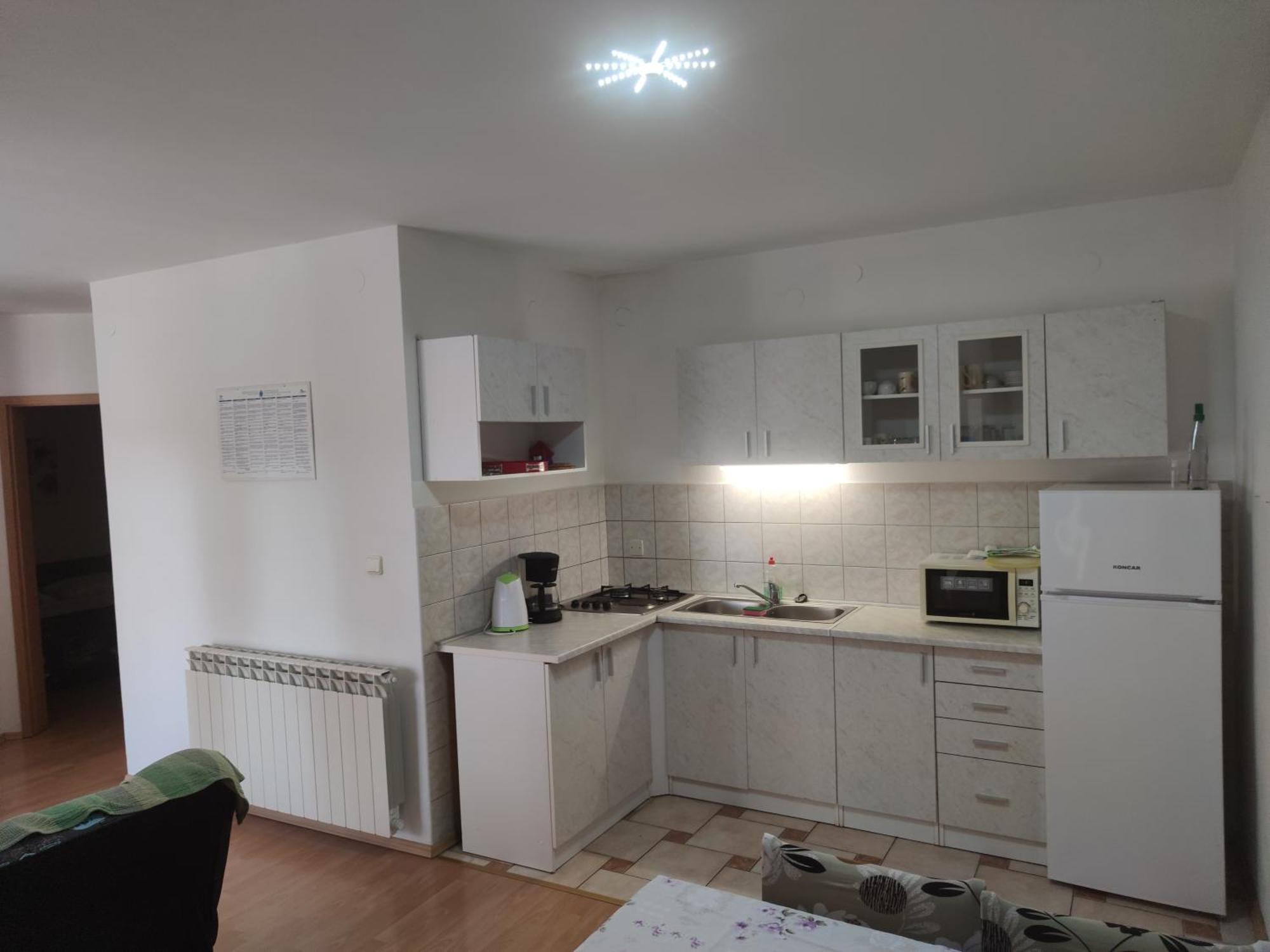 Apartments Dijana Кърк Екстериор снимка