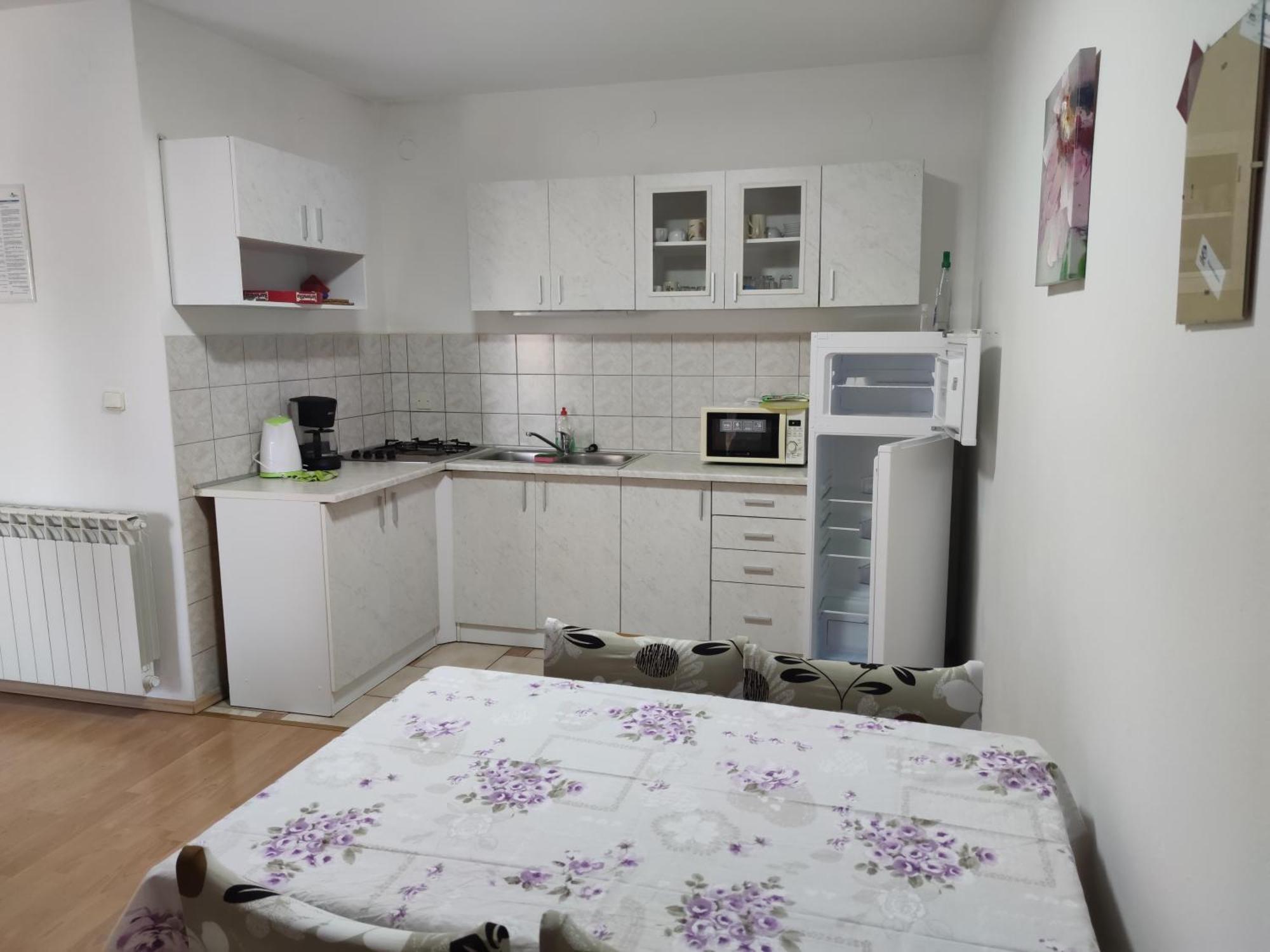 Apartments Dijana Кърк Екстериор снимка
